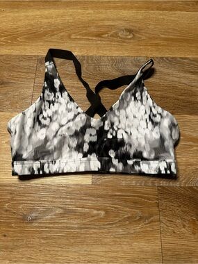 Offline by Aerie Black & White Printed Sports Bra with Cross-Back Straps